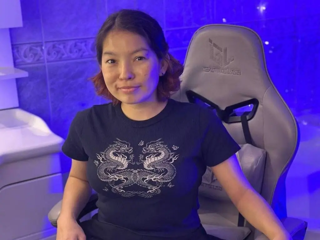 Live Sex Chat with AkiraSay
