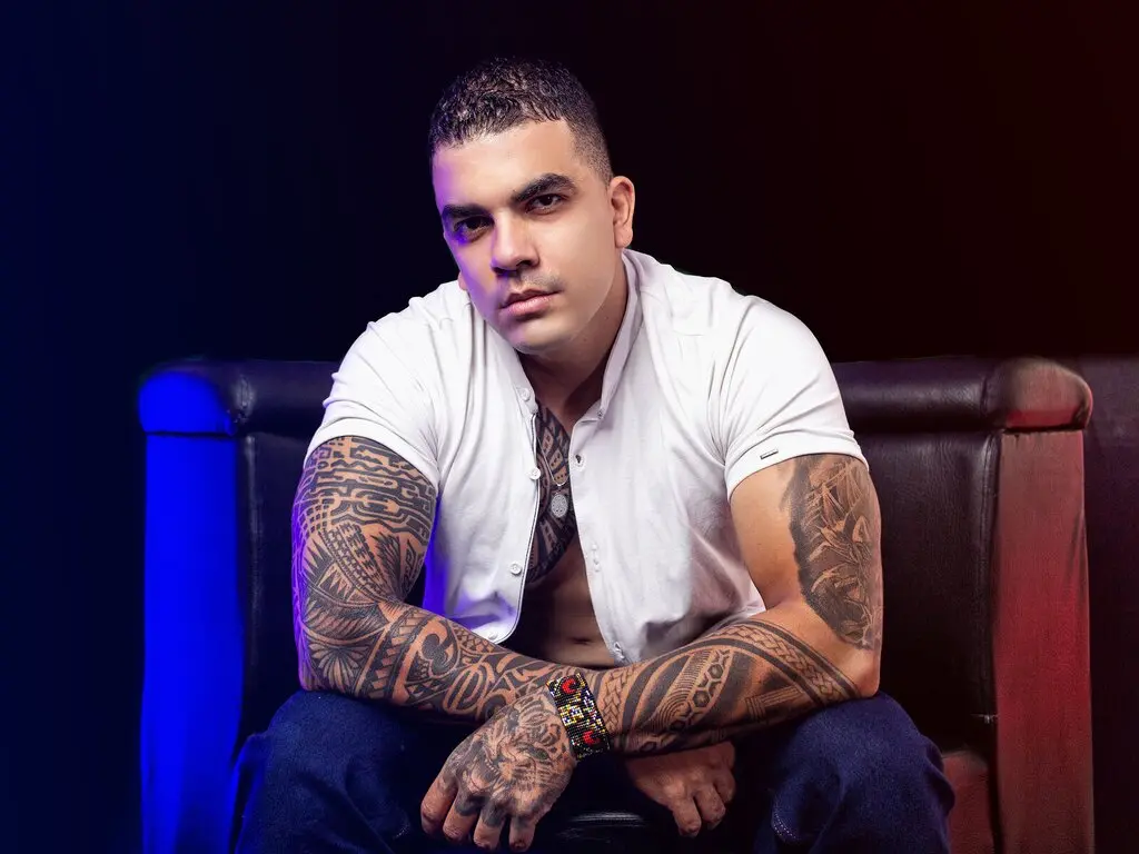 Live Sex Chat with AlejandroCopper