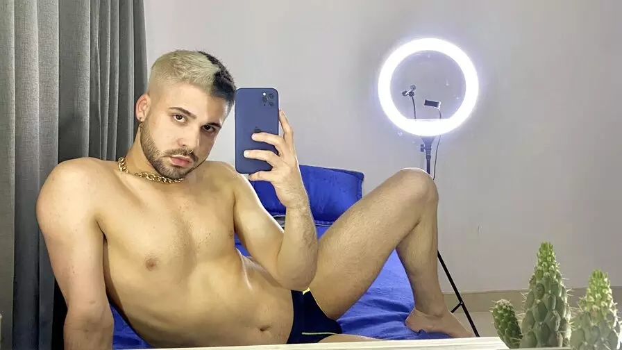 Live Sex Chat with AlessandroBoswel