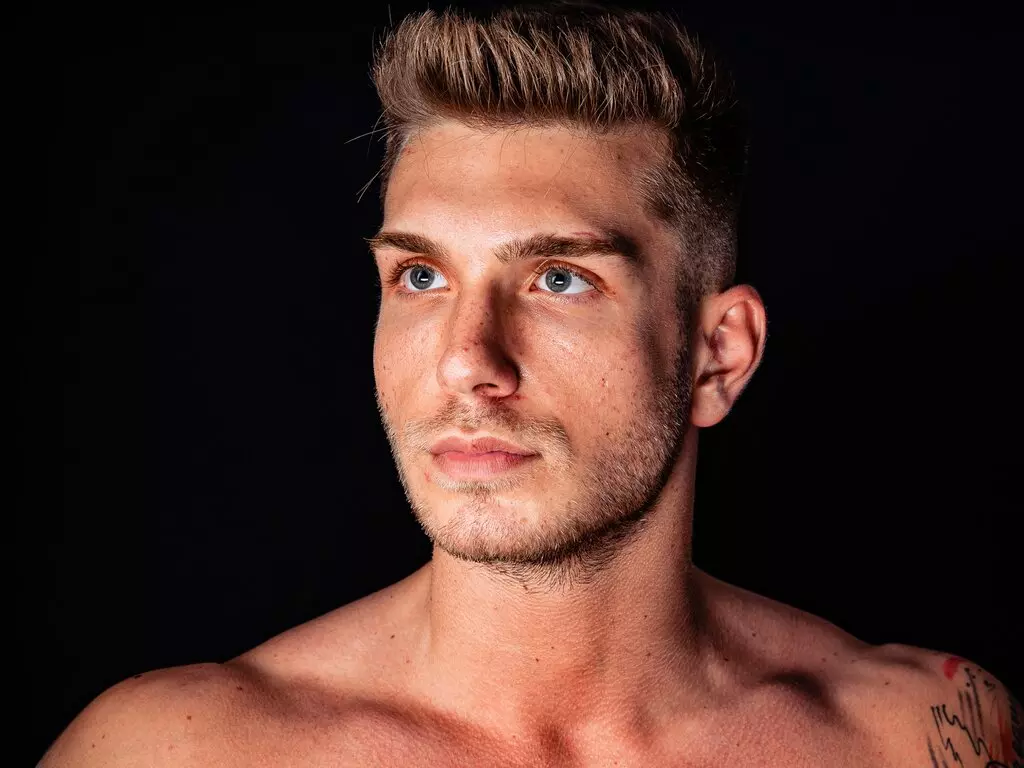 Live Sex Chat with AlexanderViktor