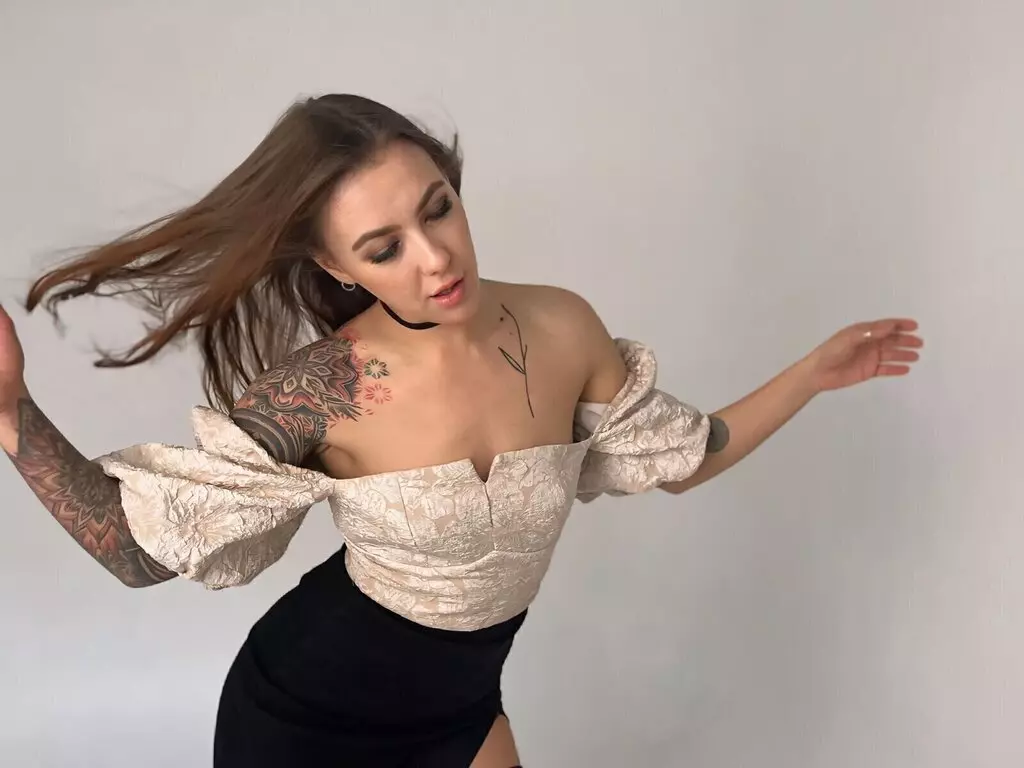 Live Sex Chat with AliceFox
