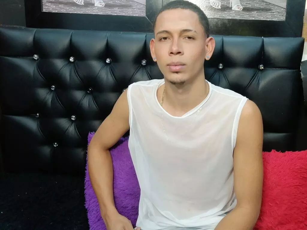 Live Sex Chat with AndersonSuarez