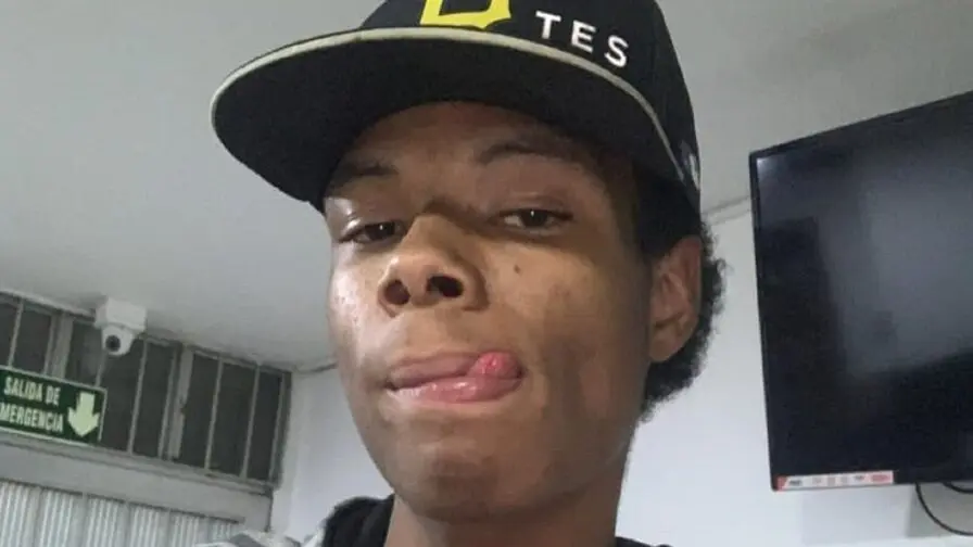 Live Sex Chat with AndyTrue