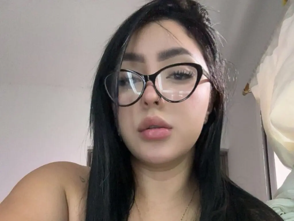 Live Sex Chat with AriaLaurents