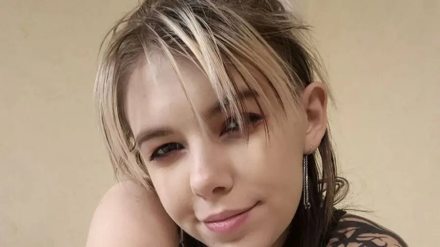 Live Sex Chat with BettieDaryanl