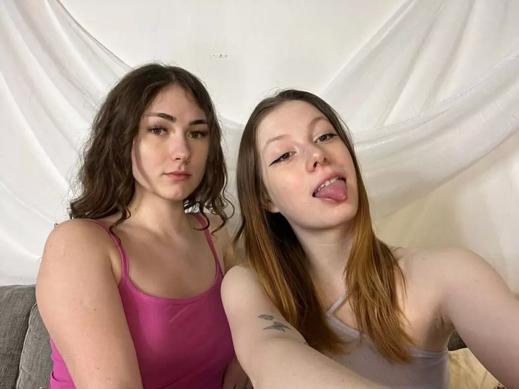Live Sex Chat with BreckAndLynna