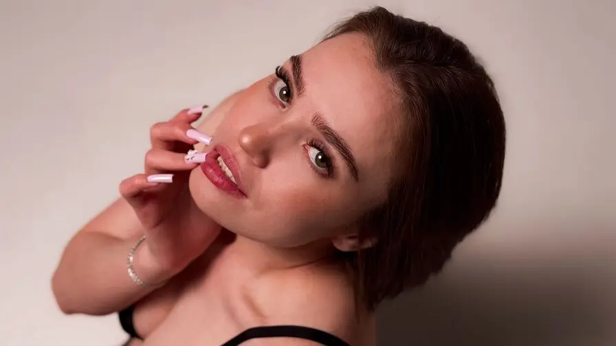 Live Sex Chat with CarolineFerrera