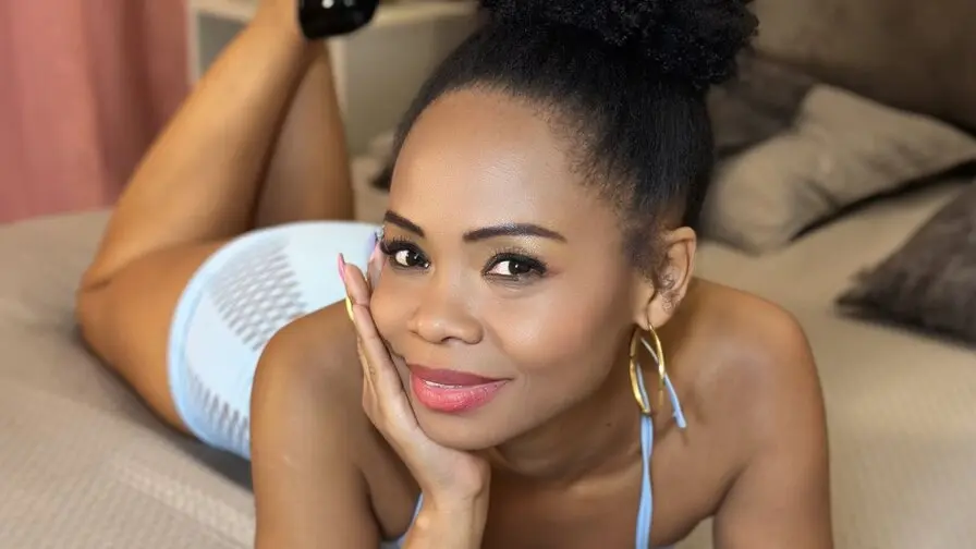 Live Sex Chat with ChantalGarner