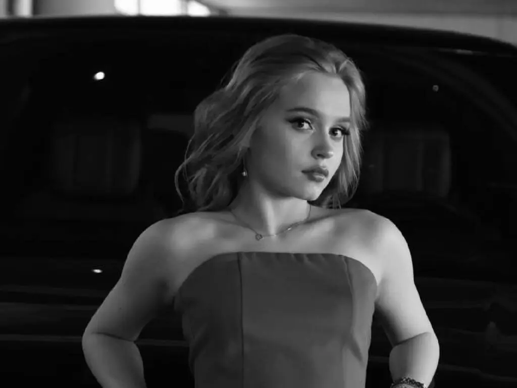 Live Sex Chat with ConiePalmer