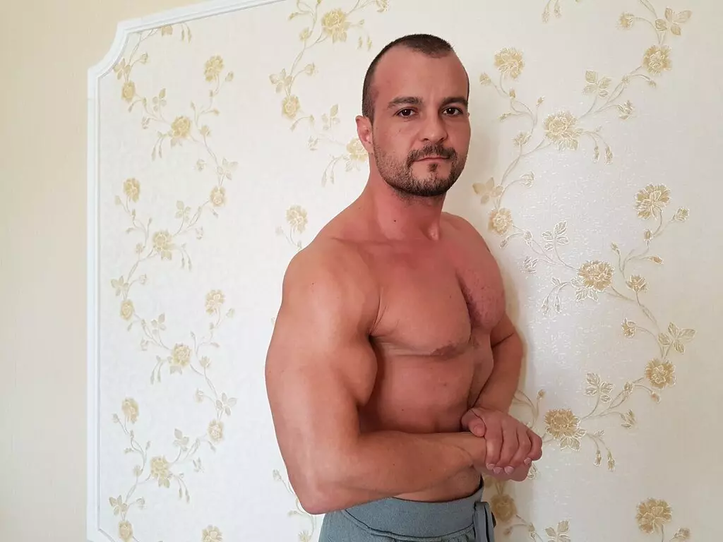 Live Sex Chat with CristianDiesel