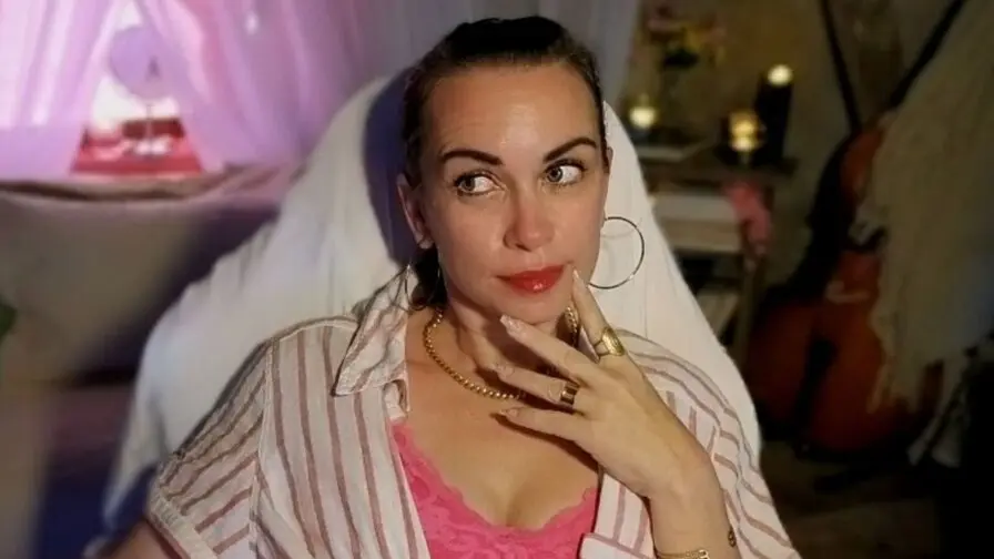 Live Sex Chat with DaishaSweet