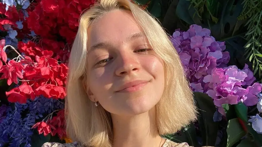 Live Sex Chat with DaisyBark