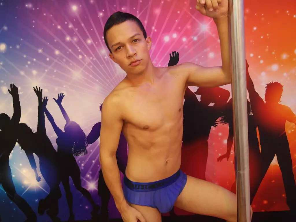 Live Sex Chat with dancertyler