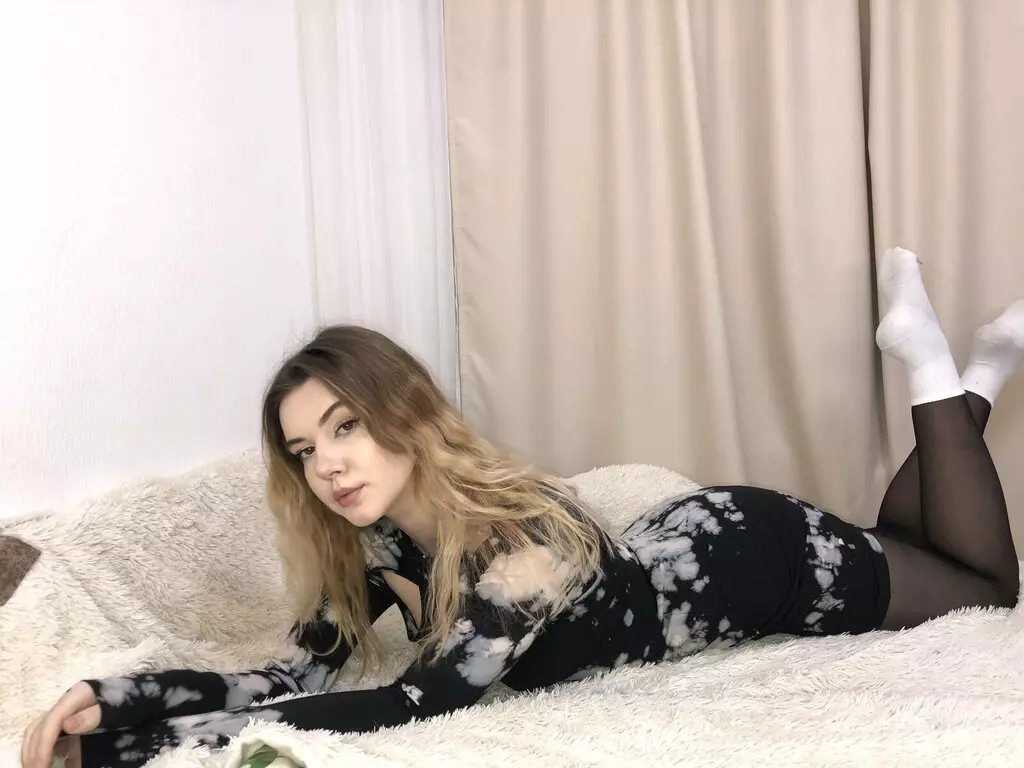 Live Sex Chat with DestinyWillers