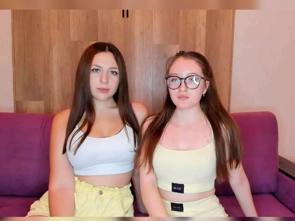 Live Sex Chat with DonnaAndTina