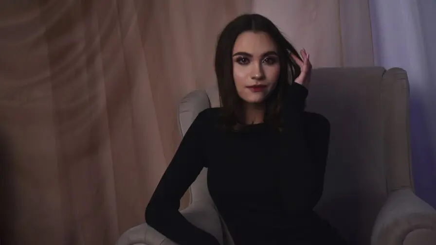 Live Sex Chat with EllaCurtis