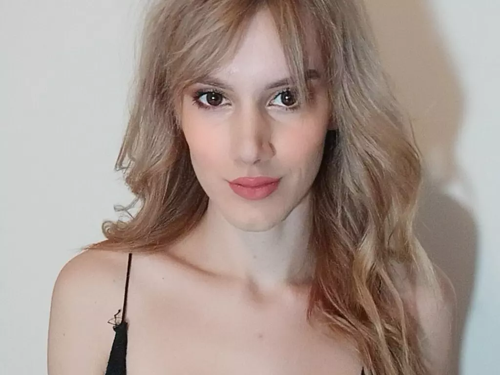 Live Sex Chat with ElleHana