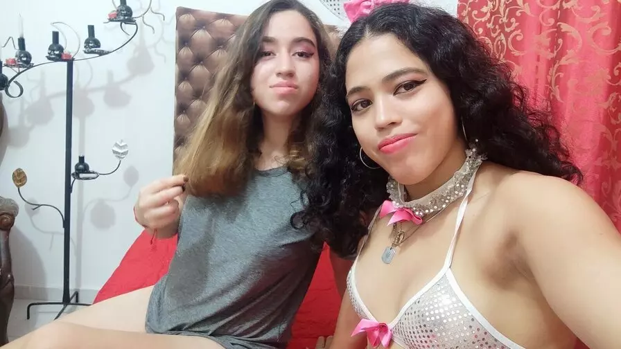 Live Sex Chat with EmilieAndWendy