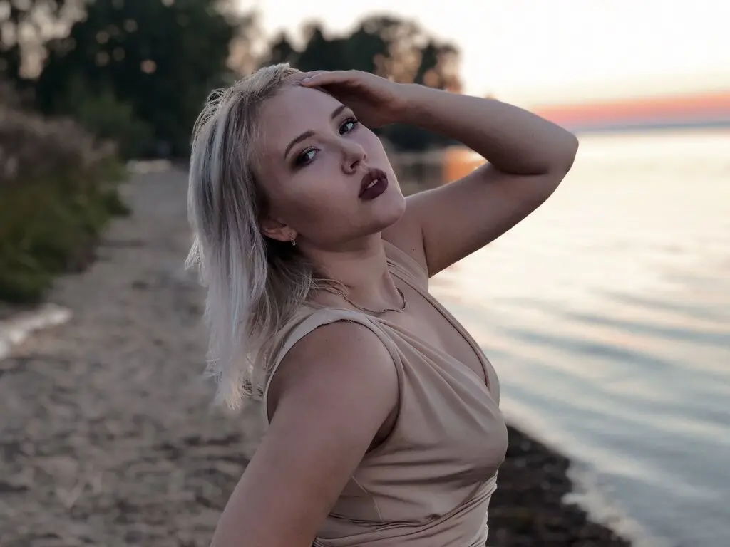 Live Sex Chat with EmilyMellow