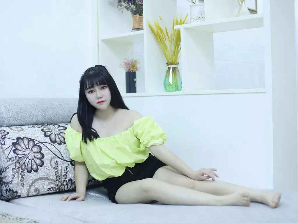 Live Sex Chat with FloraBrown