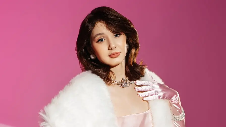 Live Sex Chat with GinnyDarcy