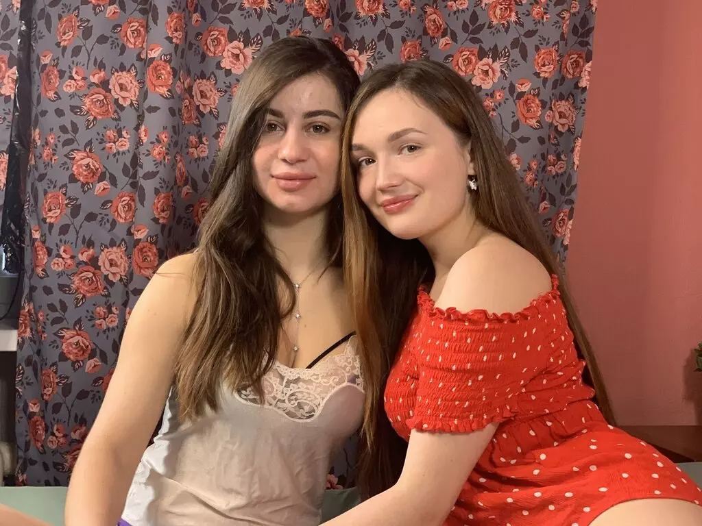 Live Sex Chat with GwenAndMabbe