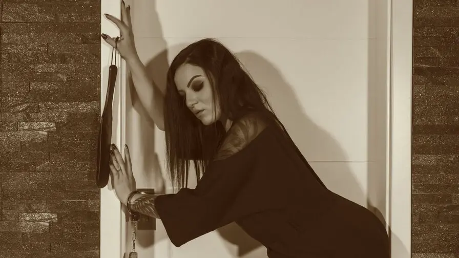 Live Sex Chat with IzzaBellaNova