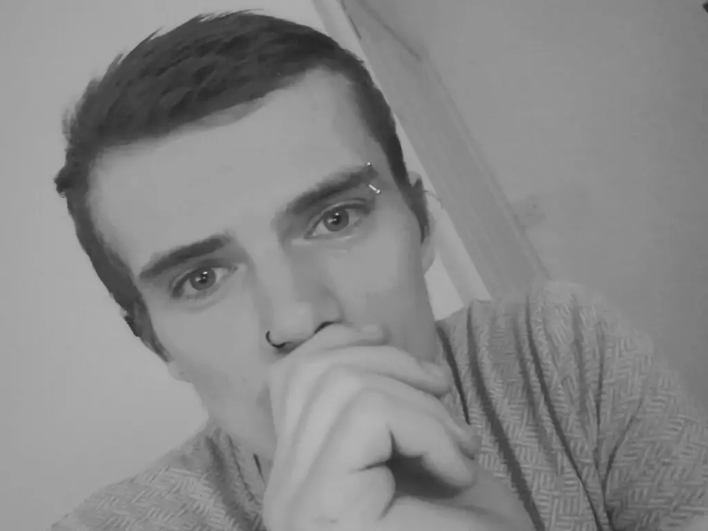 Live Sex Chat with JustinFraser
