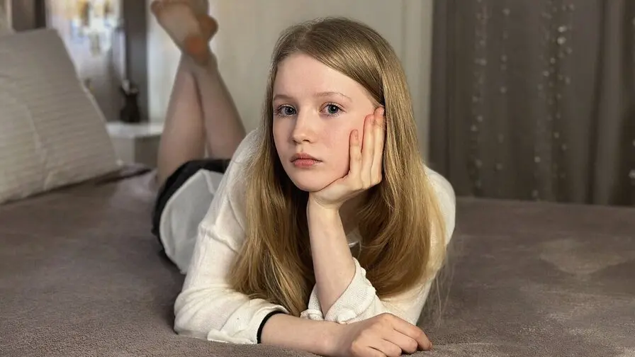 Live Sex Chat with LilianHoward