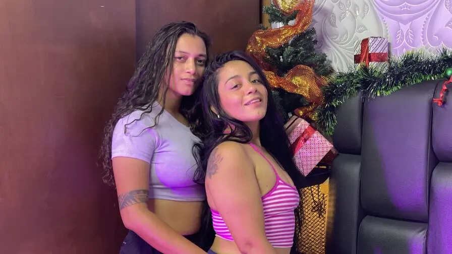 Live Sex Chat with LucyAndBella