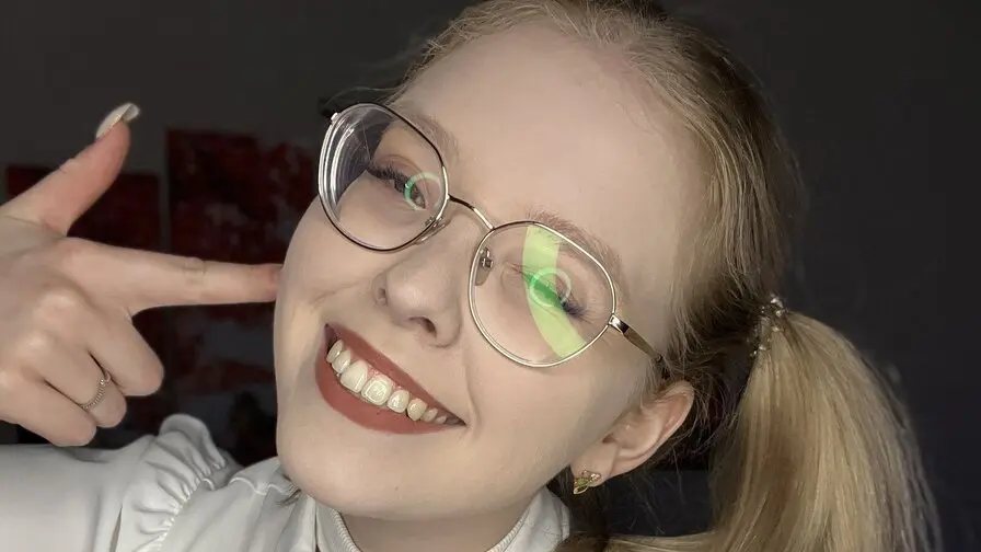 Live Sex Chat with LynnaCarrington