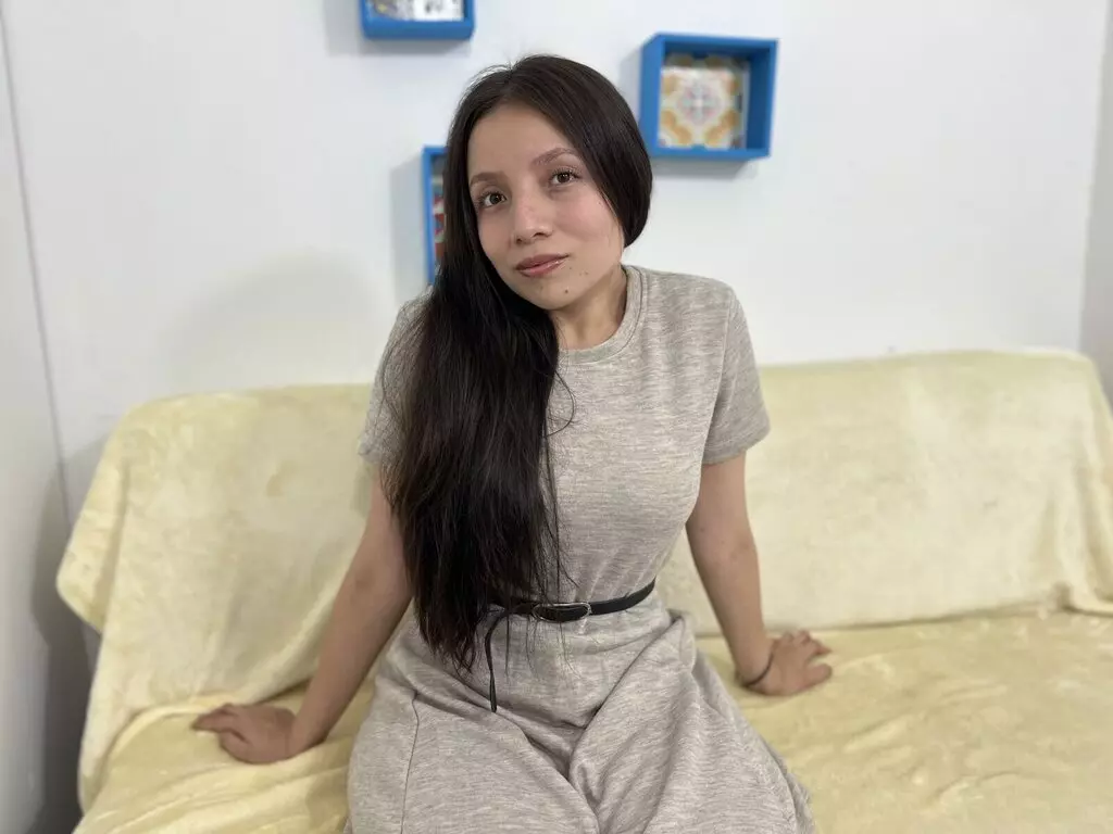 Live Sex Chat with MaiaDiaz