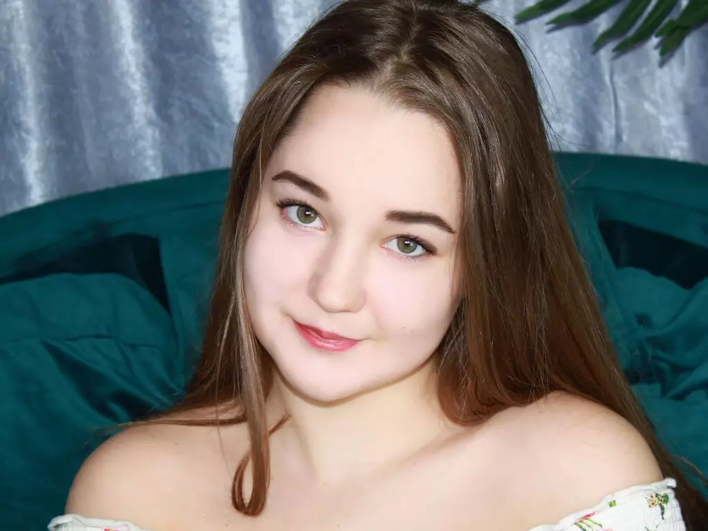 Live Sex Chat with MaleyLinn