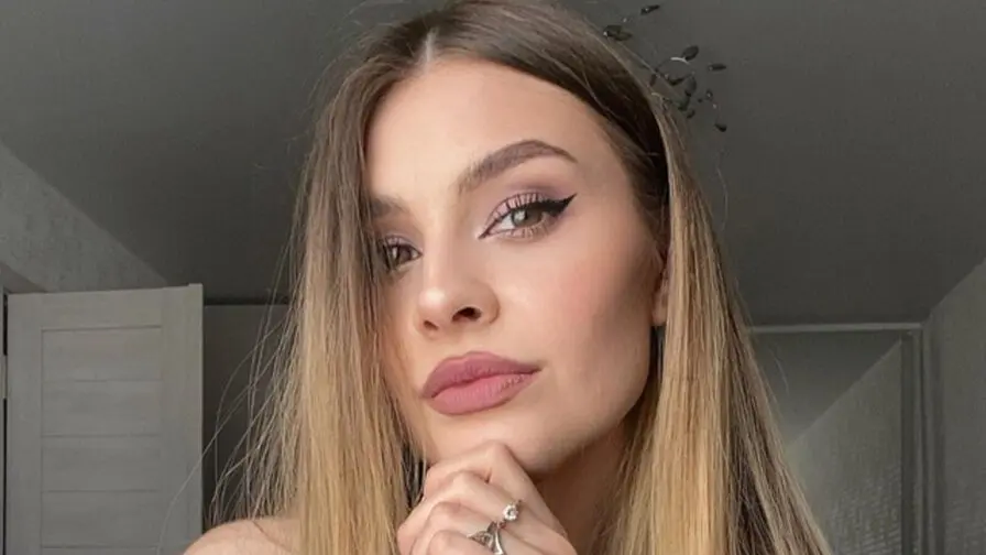 Live Sex Chat with MarcyFoucher