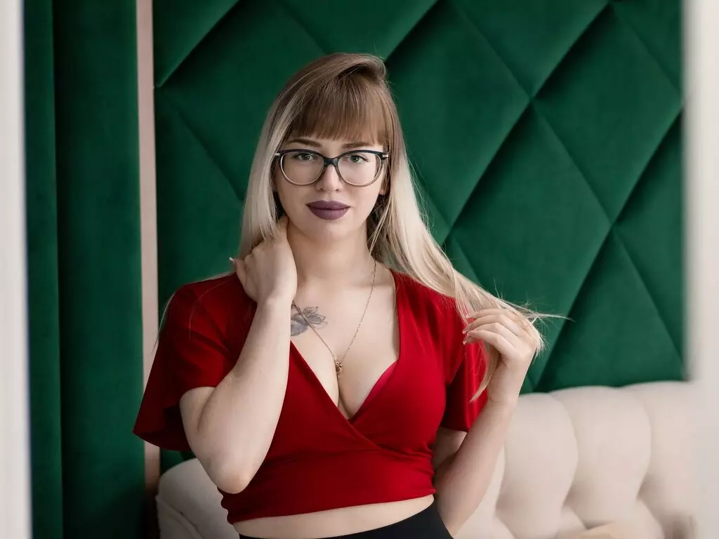 Live Sex Chat with MelodyMarling