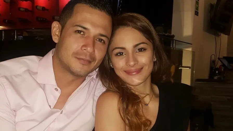 Live Sex Chat with MikeAndAshley