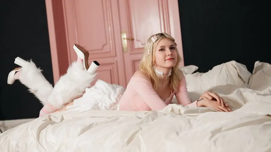 Live Sex Chat with MilaKlark