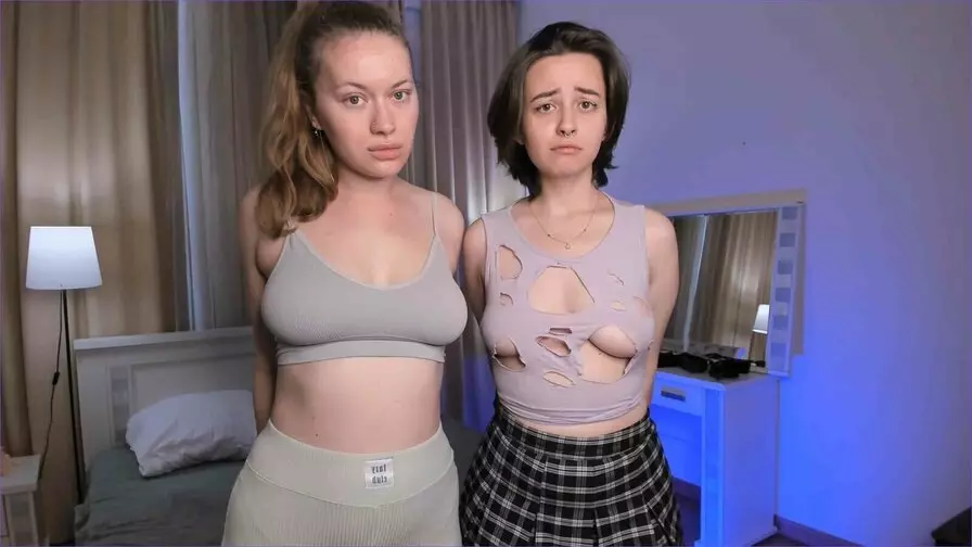 Live Sex Chat with MillieAndAfton