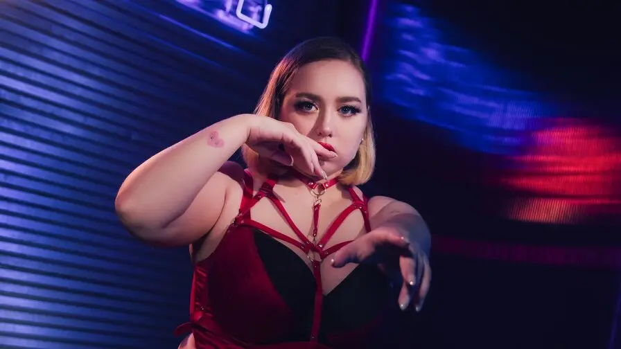 Live Sex Chat with MollyCruel