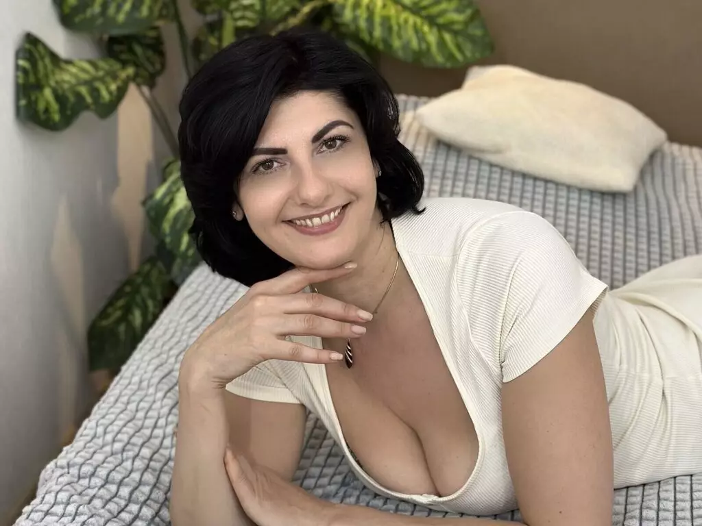 Live Sex Chat with MonicaLeone
