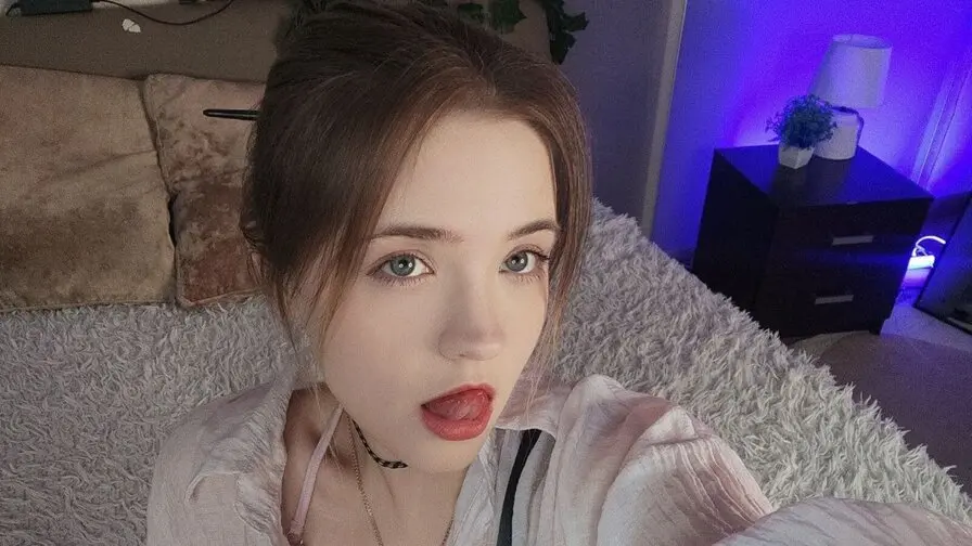 Live Sex Chat with MonnieMoniz