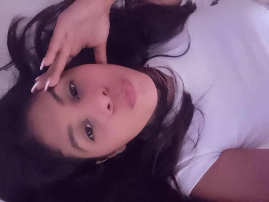 Live Sex Chat with MoreLu