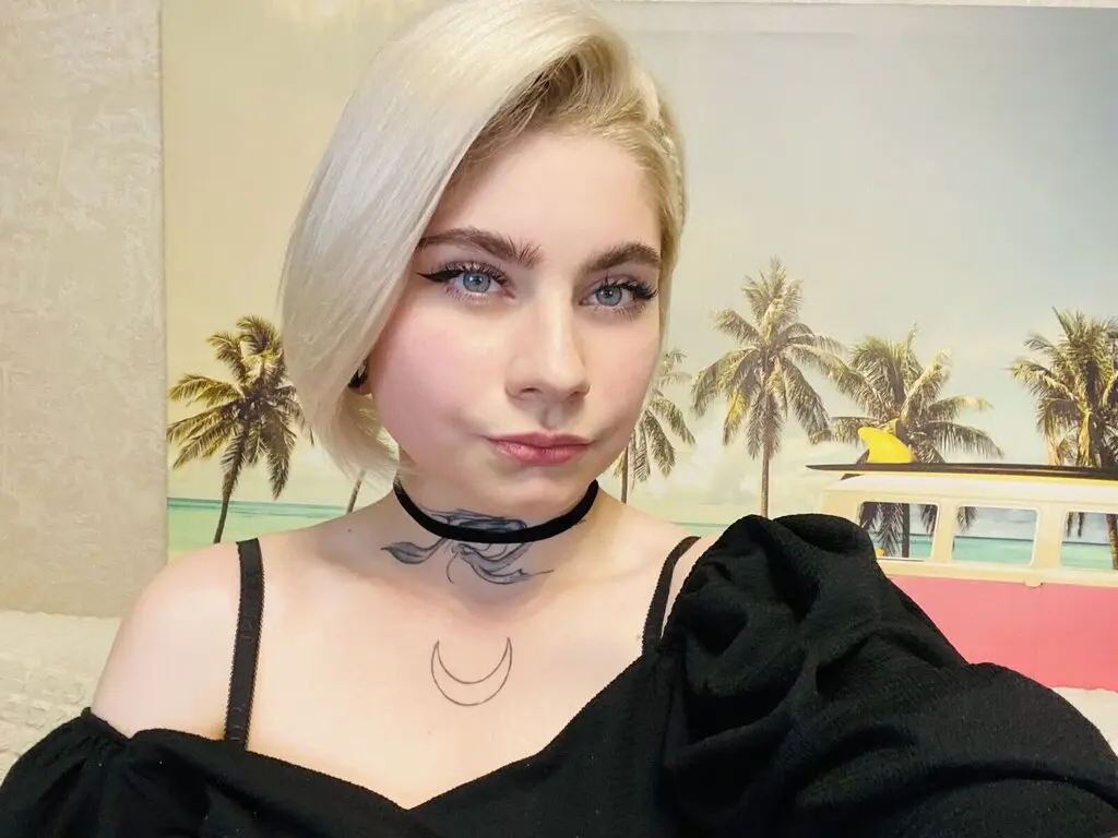 Live Sex Chat with NikaRocks