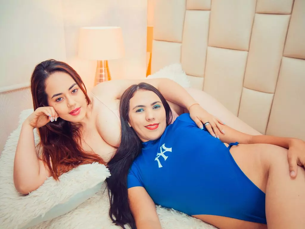 Live Sex Chat with NinaAndCamila