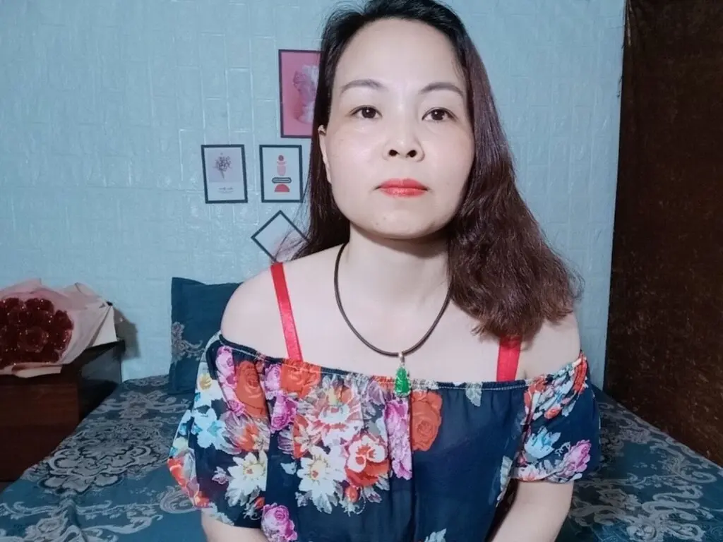 Live Sex Chat with NutaPam