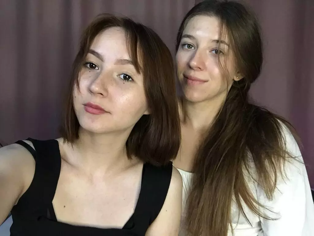 Live Sex Chat with PatriciaAndMary