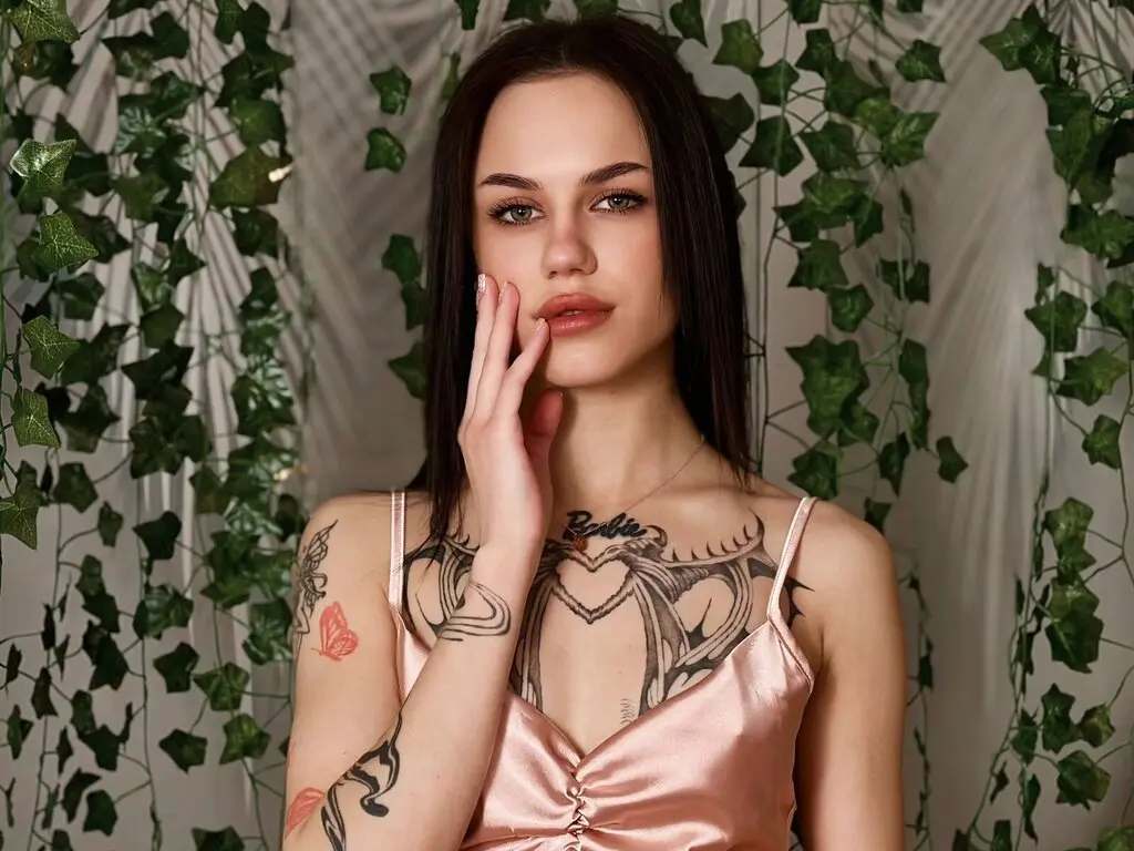 Live Sex Chat with RoxyBane