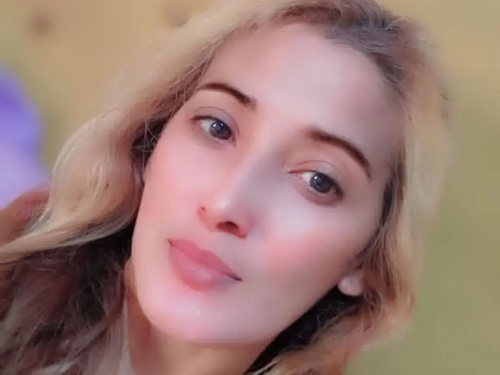 Live Sex Chat with SafiraHilwa