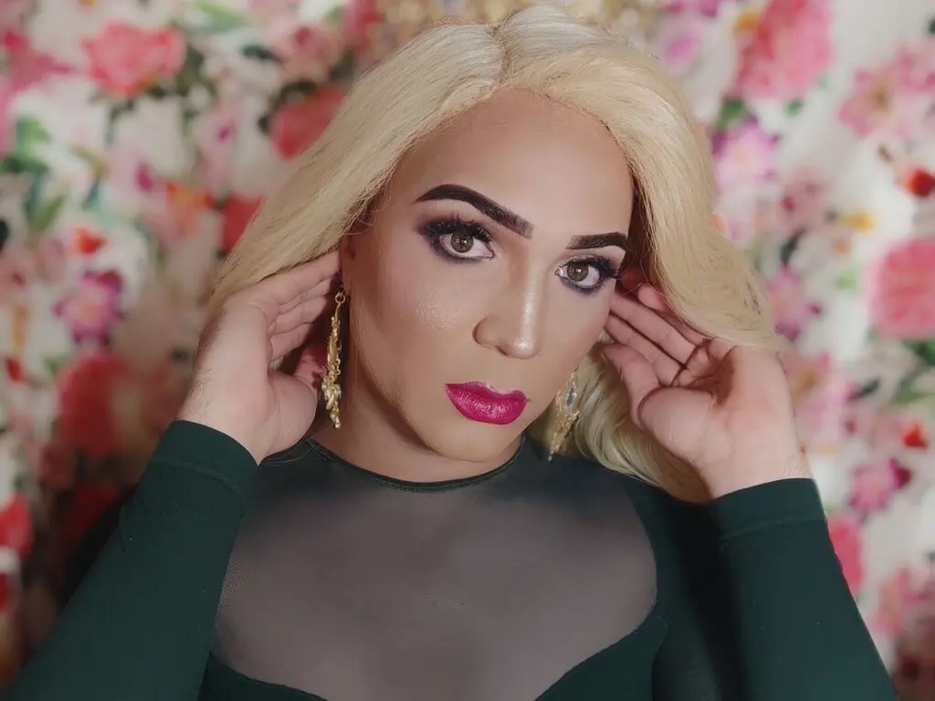 Live Sex Chat with ScarlSmith