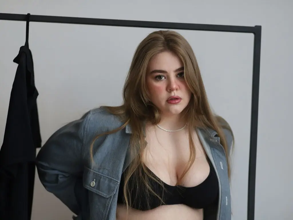 Live Sex Chat with SerenaHalo